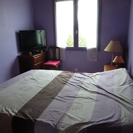 Maison En Bord De Pour 6 Pers Avec Wifi Et Animaux Admis - Fr-1-823-67